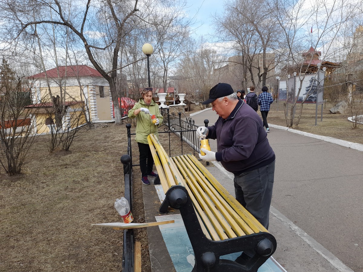 В парке Дома офицеров в Чите заработали детские аттракционы - Новости