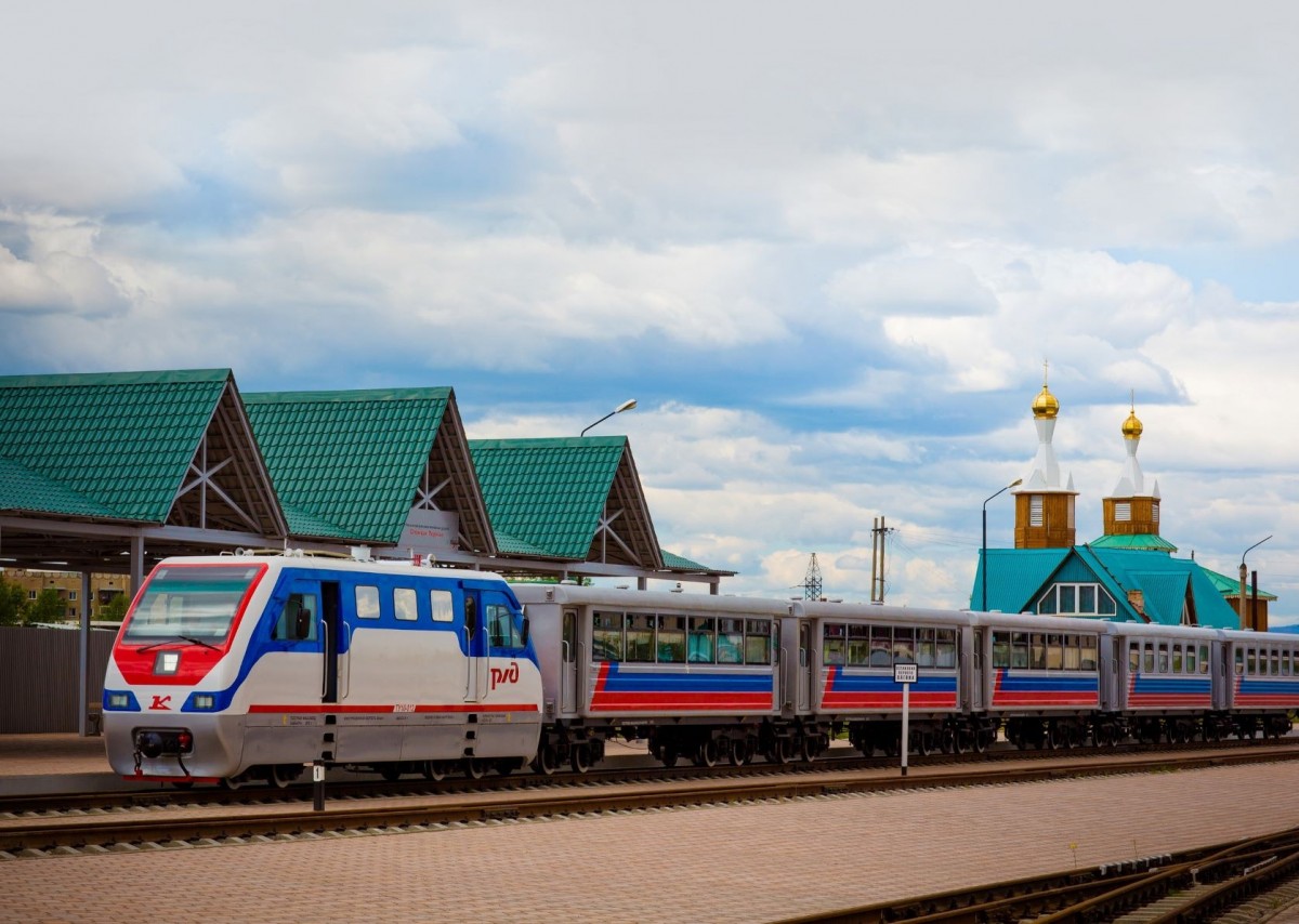 Читинская детская железная дорога. Москва с поездами летом сверху.